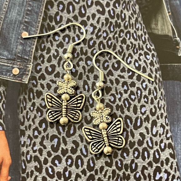 Silver plated butterfly drop earrings - Picture 2 of 5